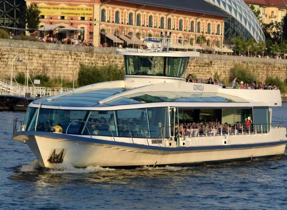 Dagsutflykt med sightseeingbåt