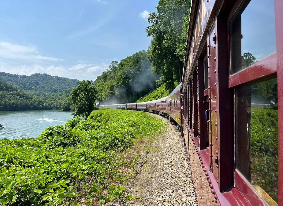 Great Smoky Mountains Railroad