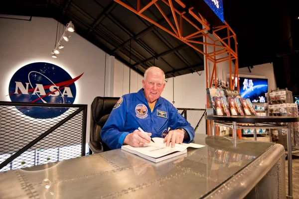 Astronaut Encounter in kennedy Space center 