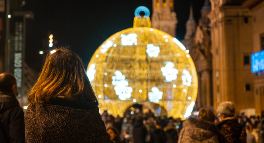 People celebrating Christmas at Duomo