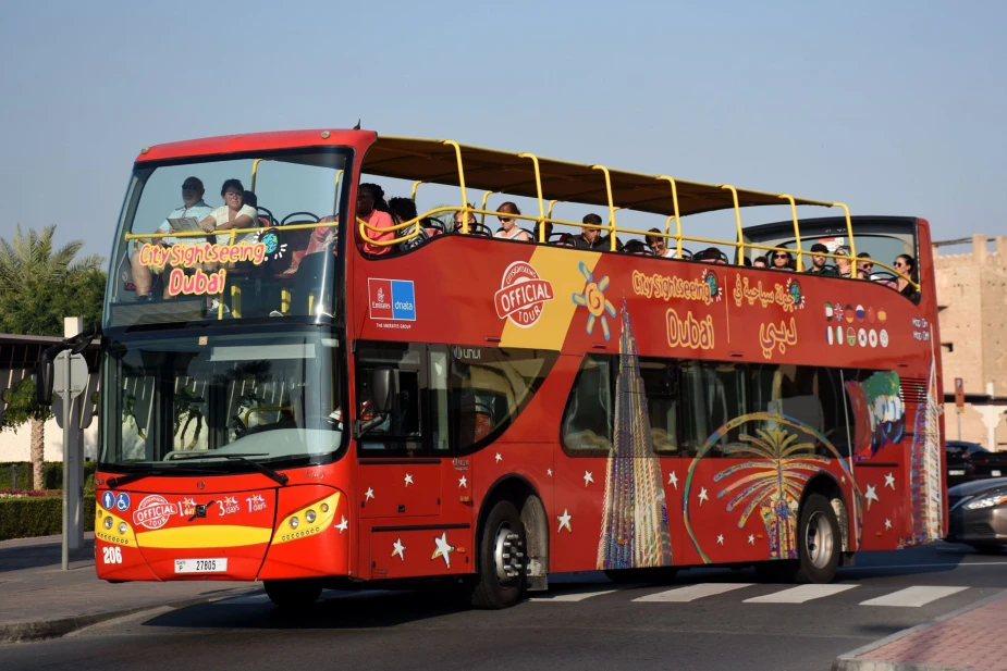 Dengan Bus Hop On Hop Off
