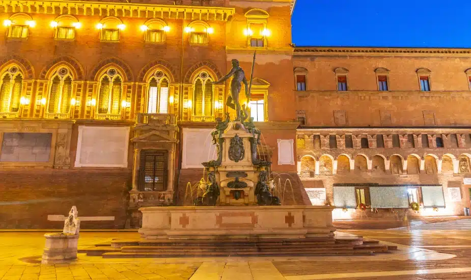  Piazza at night 