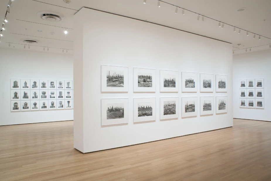 مجموعة في قسم التصوير الفوتوغرافي، متحف الفن الحديث (MoMA)