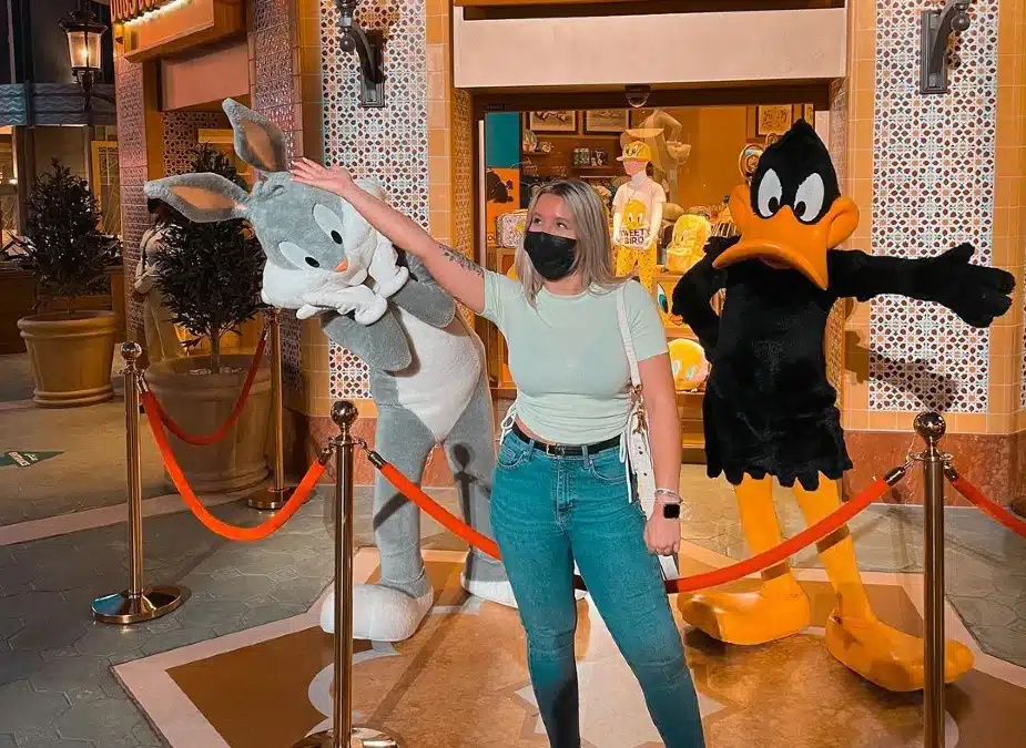 Dress Code For Women Visiting Theme Parks In Dubai